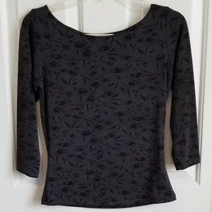 Van Tisse gray and black top